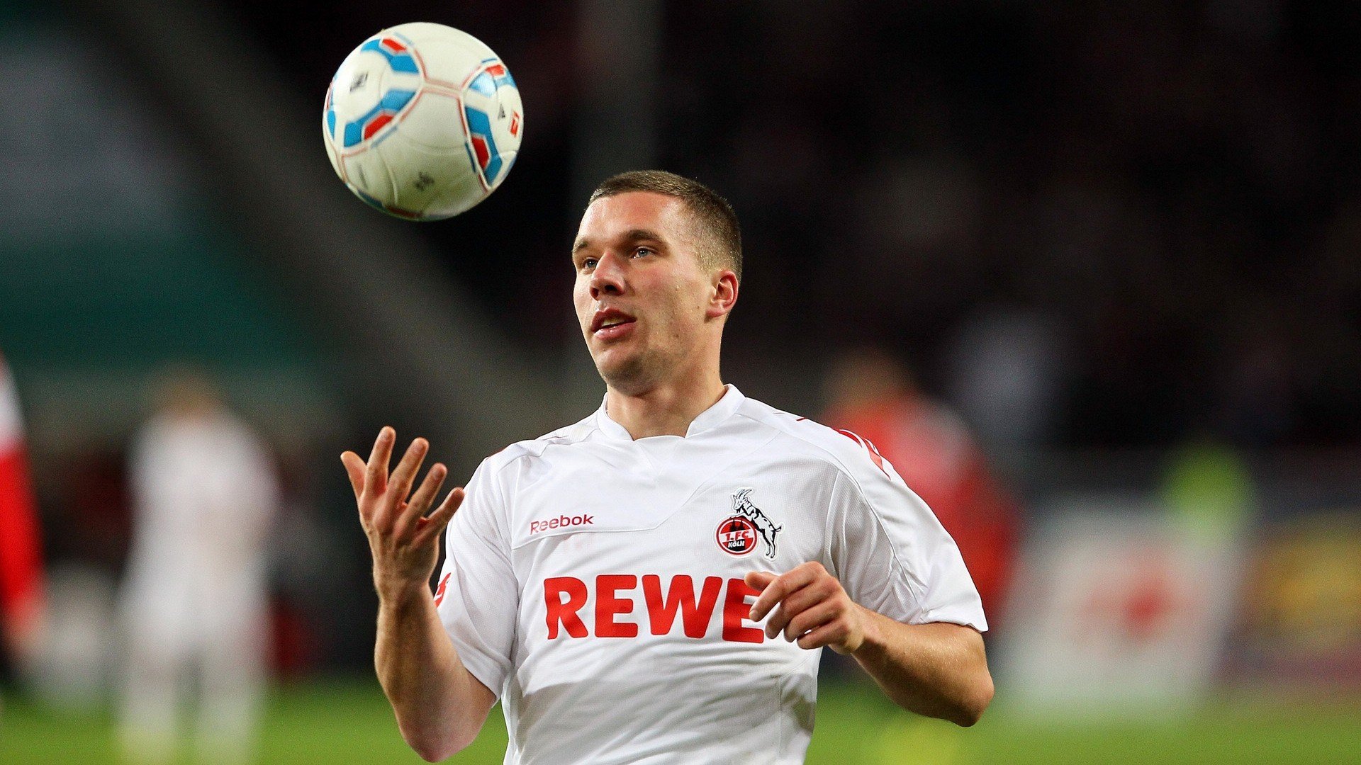 搏击擂台新晋拳手打法独具一格，搏击选手